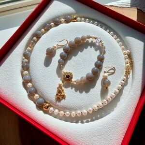 Elegant Gold and Gray Pearl Jewelry Set